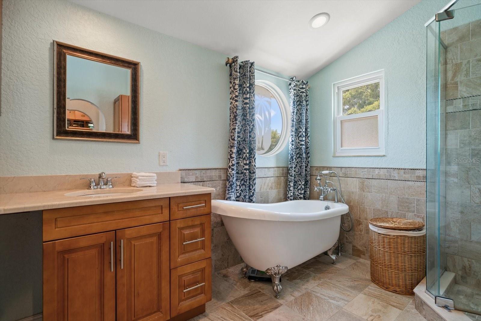 1963 EDGEWATER DR, CLEARWATER, FL, 33755