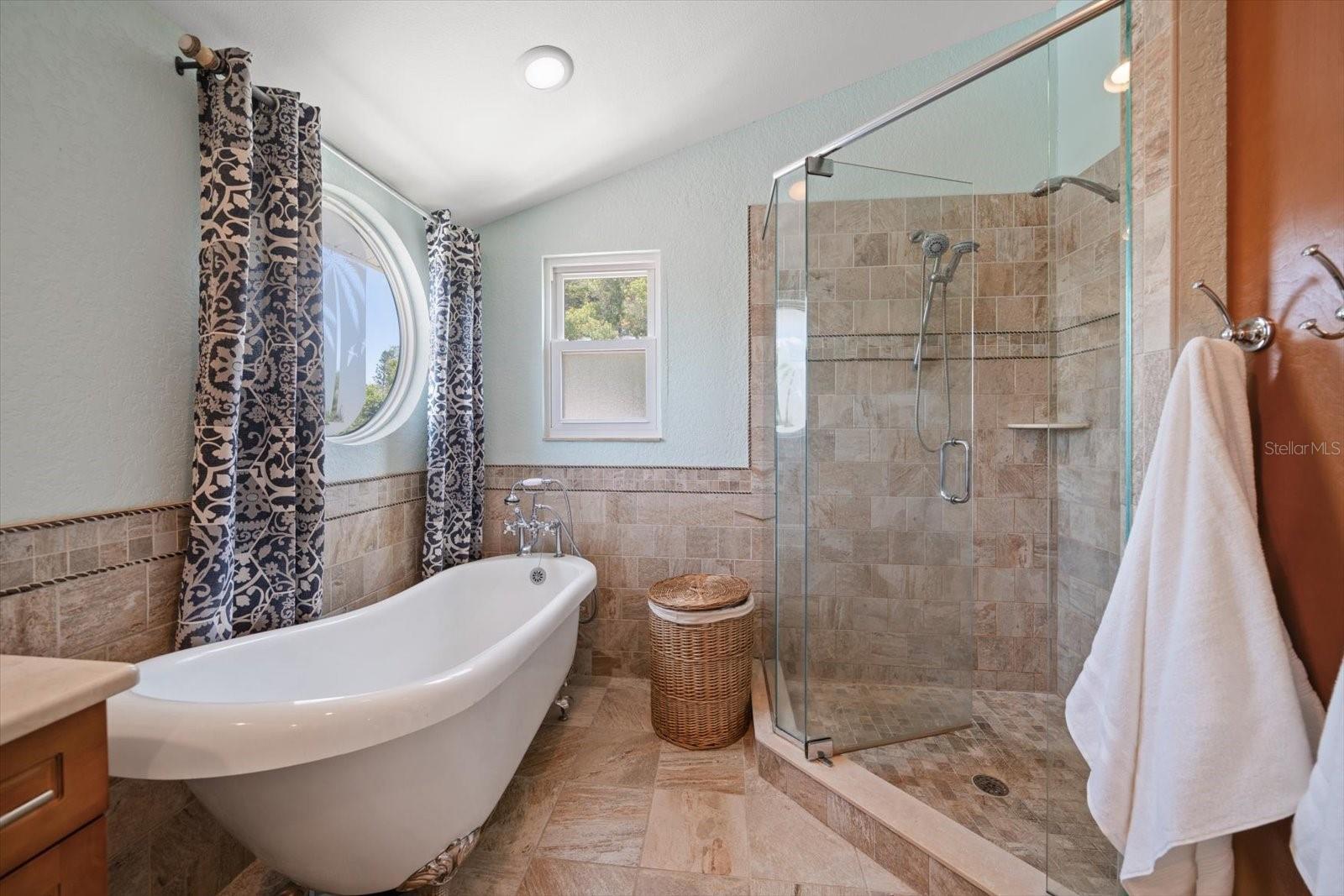 1963 EDGEWATER DR, CLEARWATER, FL, 33755