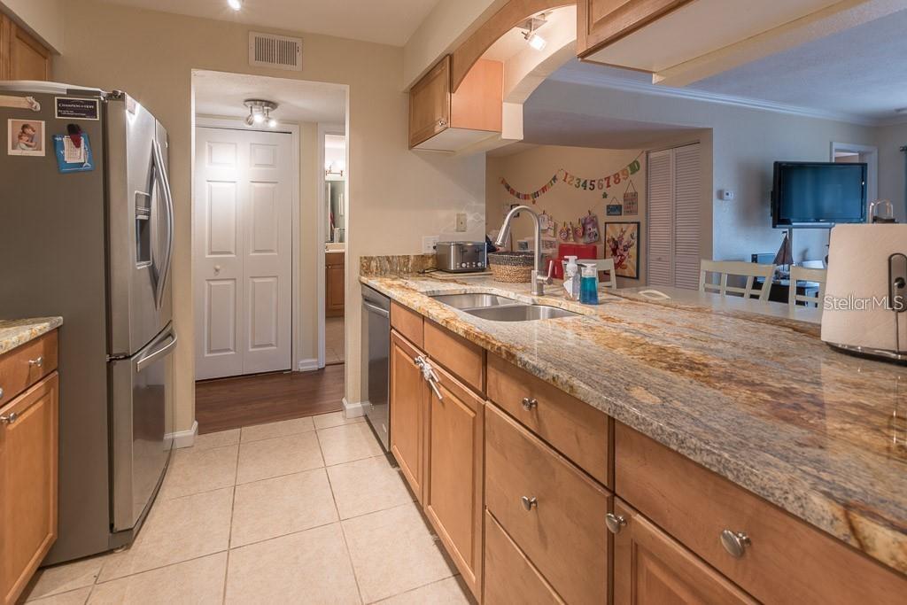 12293 SAILWINDS DR #106, LARGO, FL, 33773