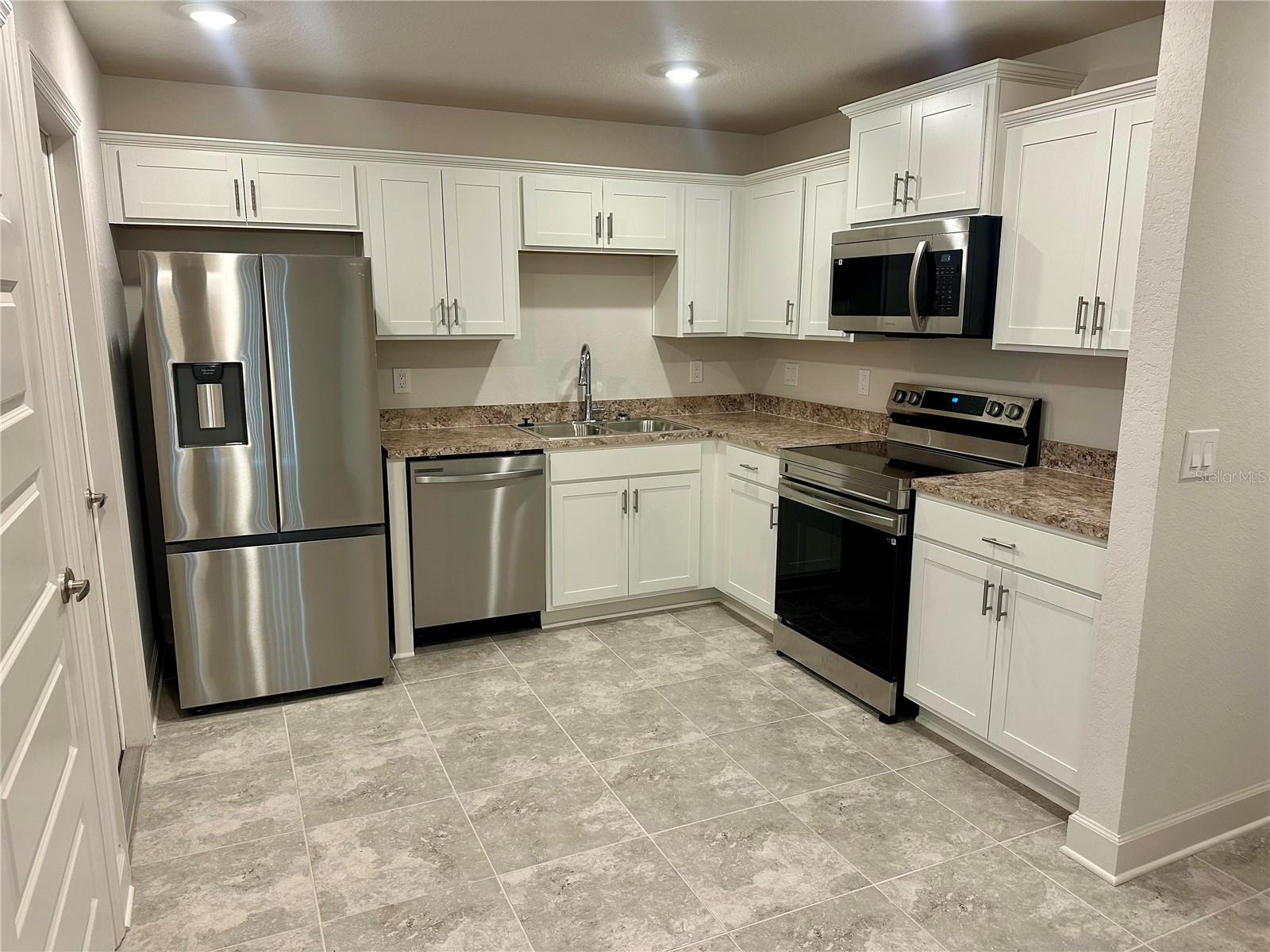 1251 DOSSEYWOOD LN, LAKELAND, FL, 33811