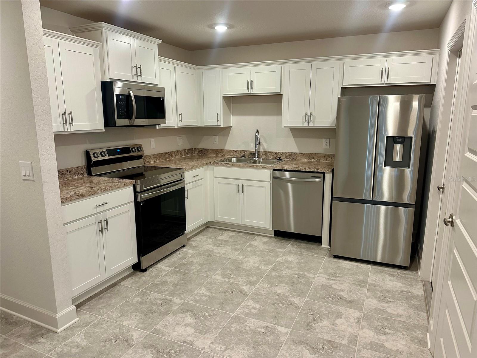 1253 DOSSEYWOOD LN, LAKELAND, FL, 33811