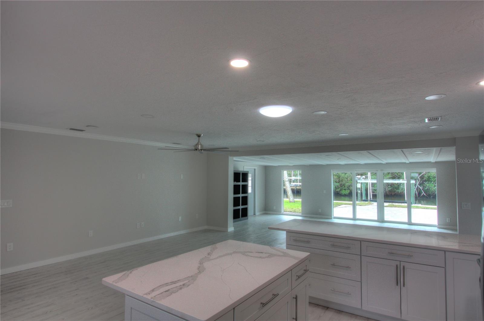 306 ISLAND CIR, SARASOTA, FL, 34242