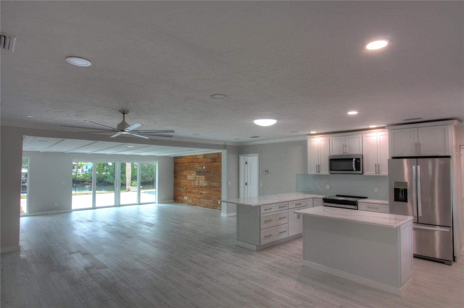 306 ISLAND CIR, SARASOTA, FL, 34242