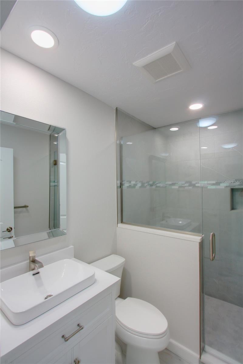 306 ISLAND CIR, SARASOTA, FL, 34242