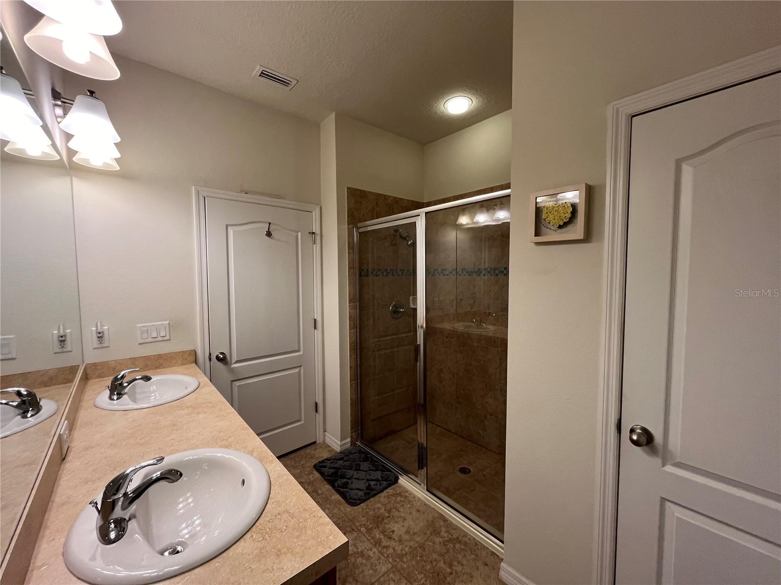 2125 LENNOX DALE LN, BRANDON, FL, 33510