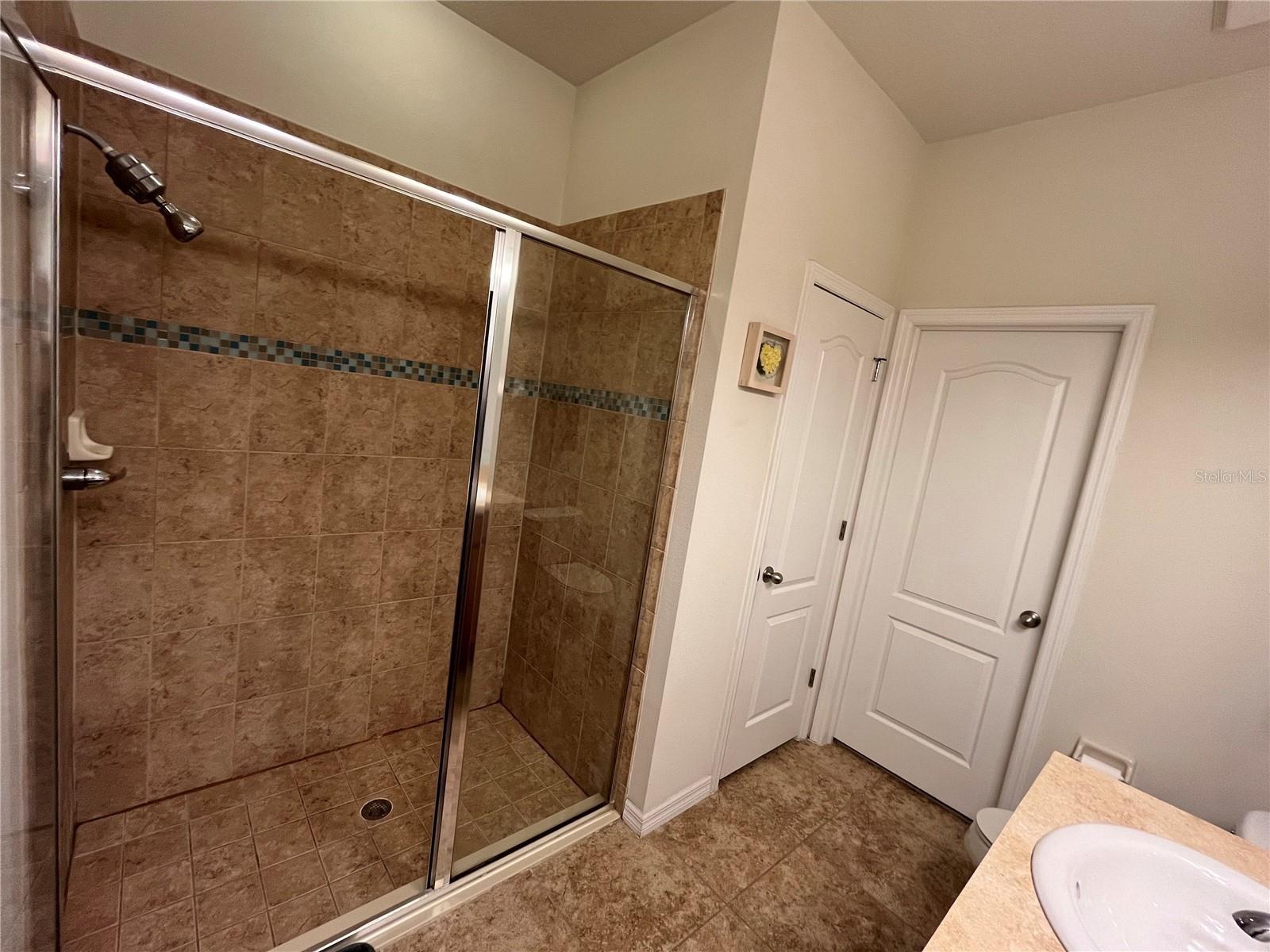 2125 LENNOX DALE LN, BRANDON, FL, 33510