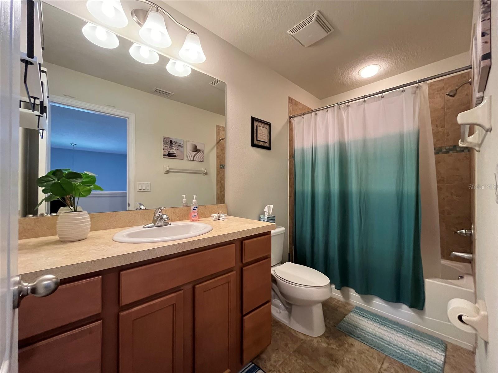 2125 LENNOX DALE LN, BRANDON, FL, 33510