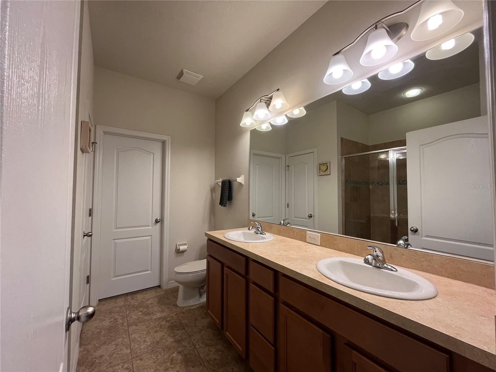 2125 LENNOX DALE LN, BRANDON, FL, 33510