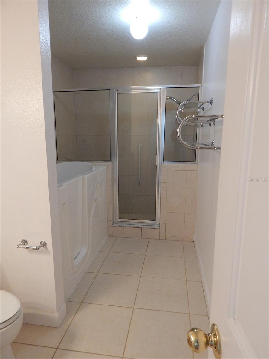 2807 W BAY HAVEN DR #1/2, TAMPA, FL, 33611