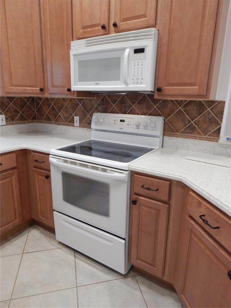 2807 W BAY HAVEN DR #1/2, TAMPA, FL, 33611