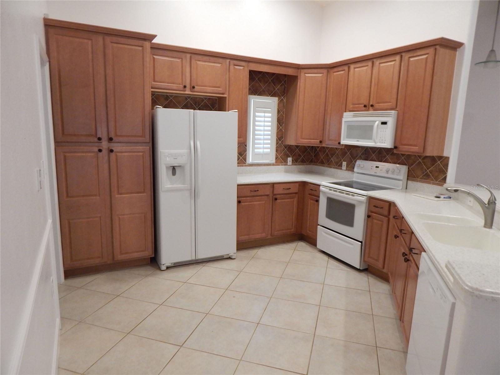 2807 W BAY HAVEN DR #1/2, TAMPA, FL, 33611