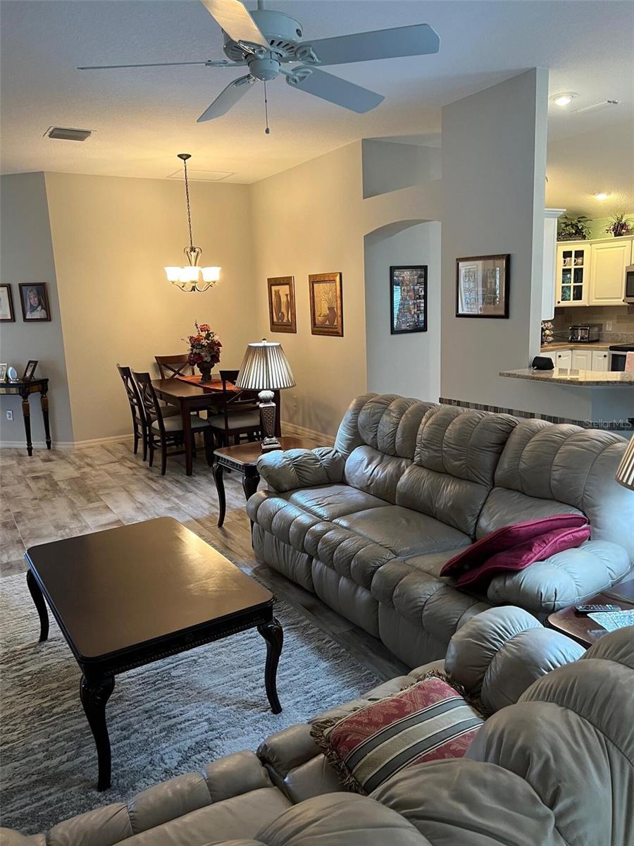 1121 ALCOVE LOOP, THE VILLAGES, FL, 32162