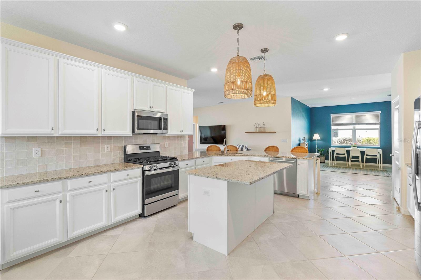 17629 PALMETTO PASS LN, PUNTA GORDA, FL, 33982