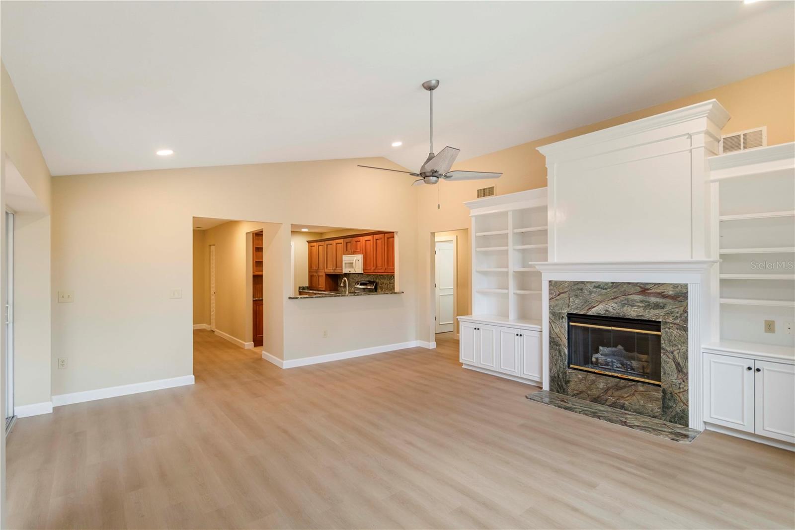 A4652952 Property Photo