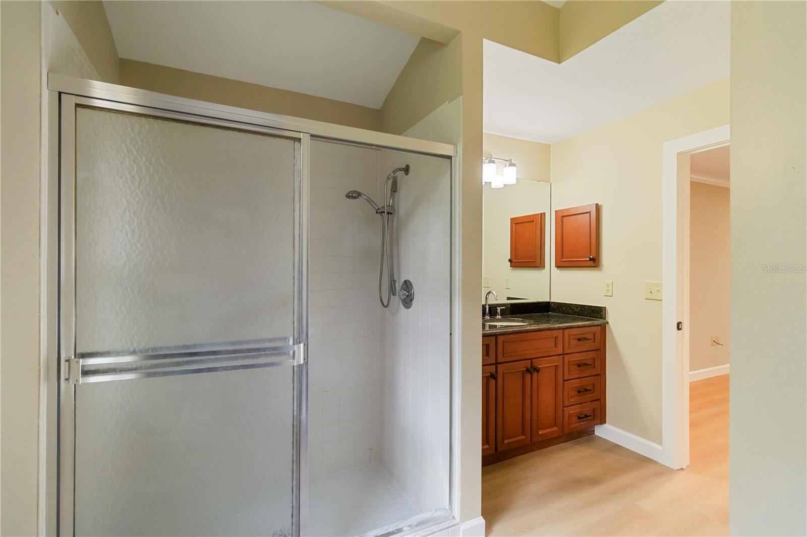 A4652952 Property Photo