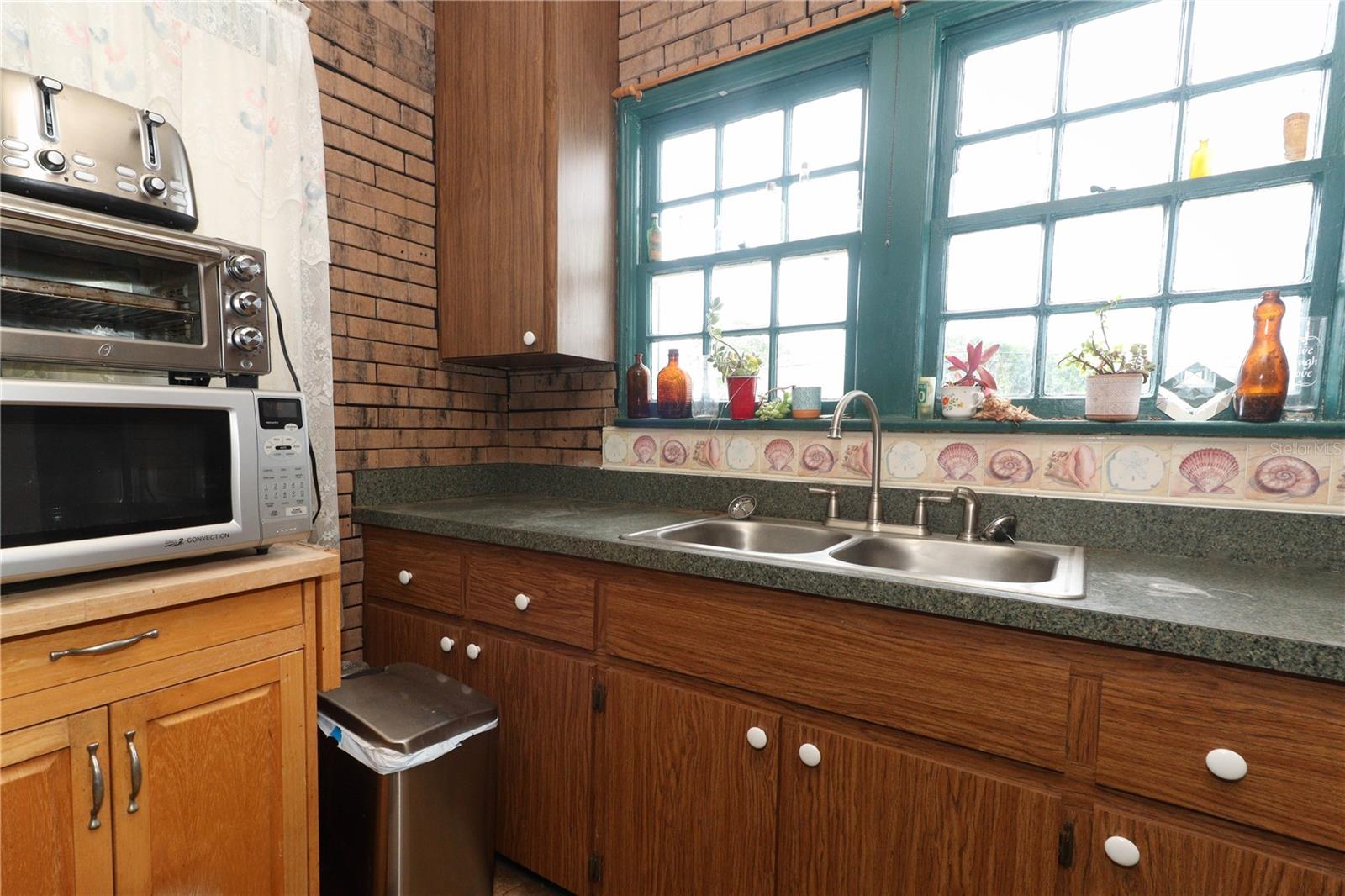 330 PHOENIX AVE, DAYTONA BEACH, FL, 32118