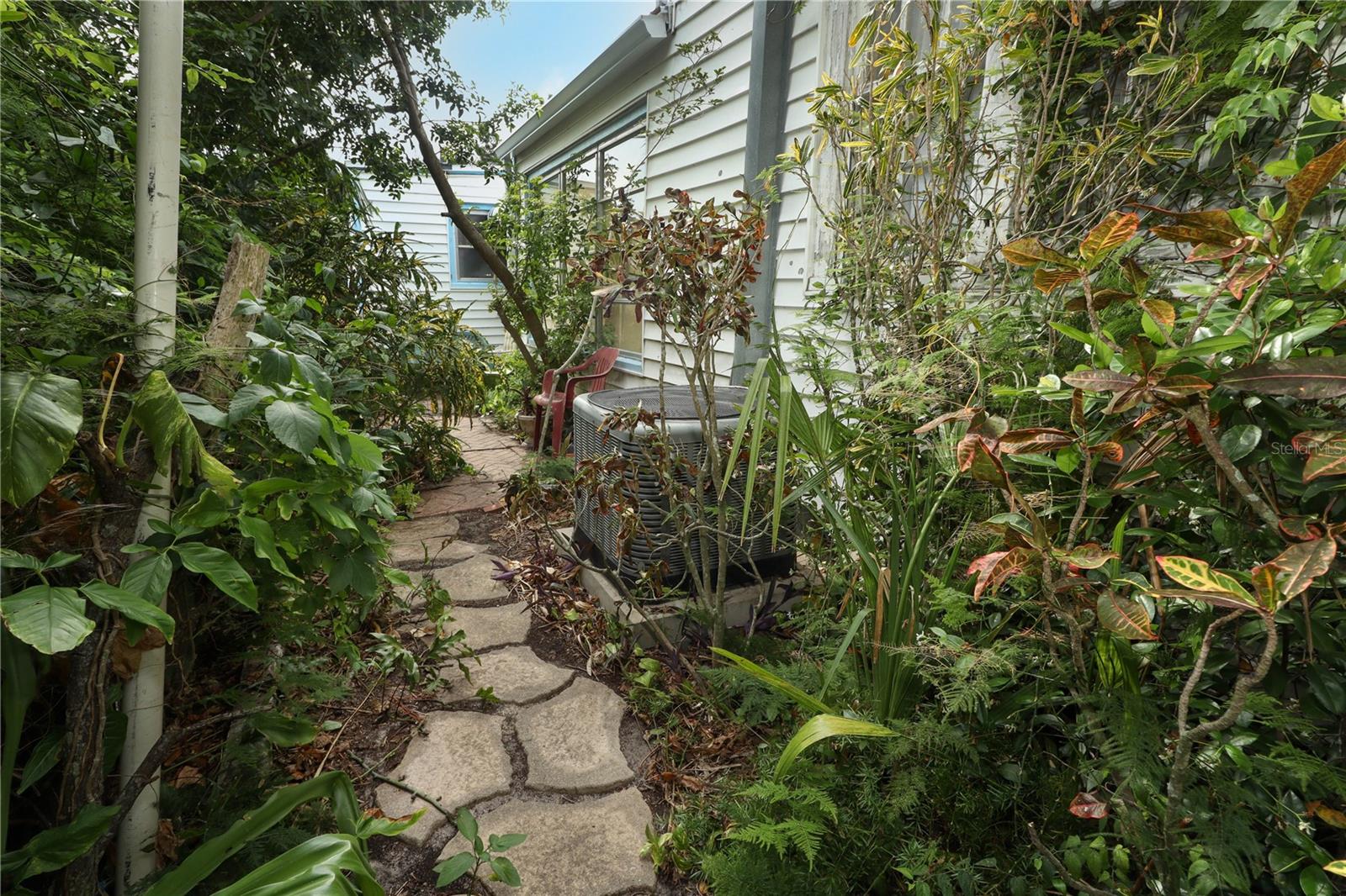 330 PHOENIX AVE, DAYTONA BEACH, FL, 32118