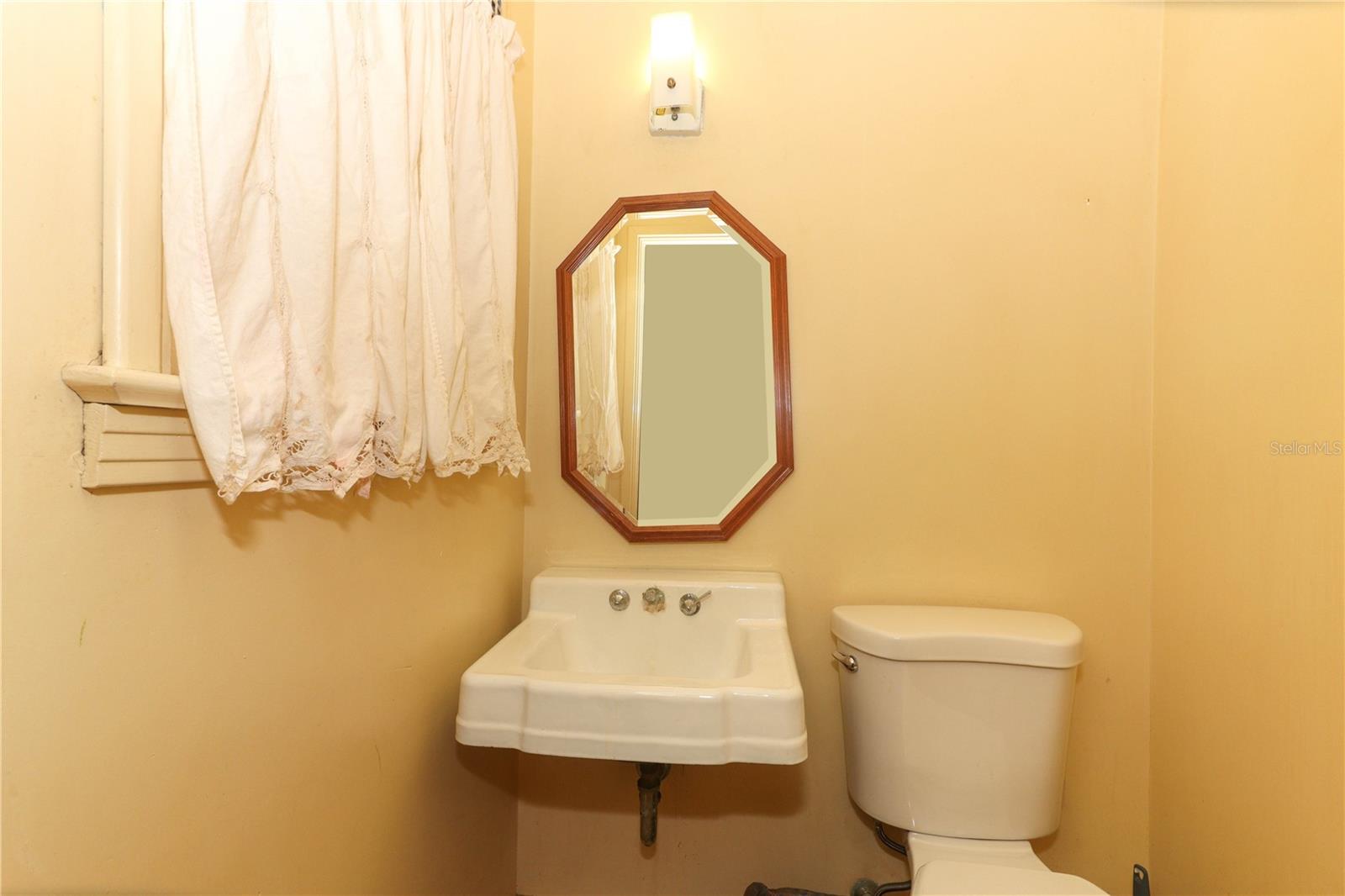 330 PHOENIX AVE, DAYTONA BEACH, FL, 32118