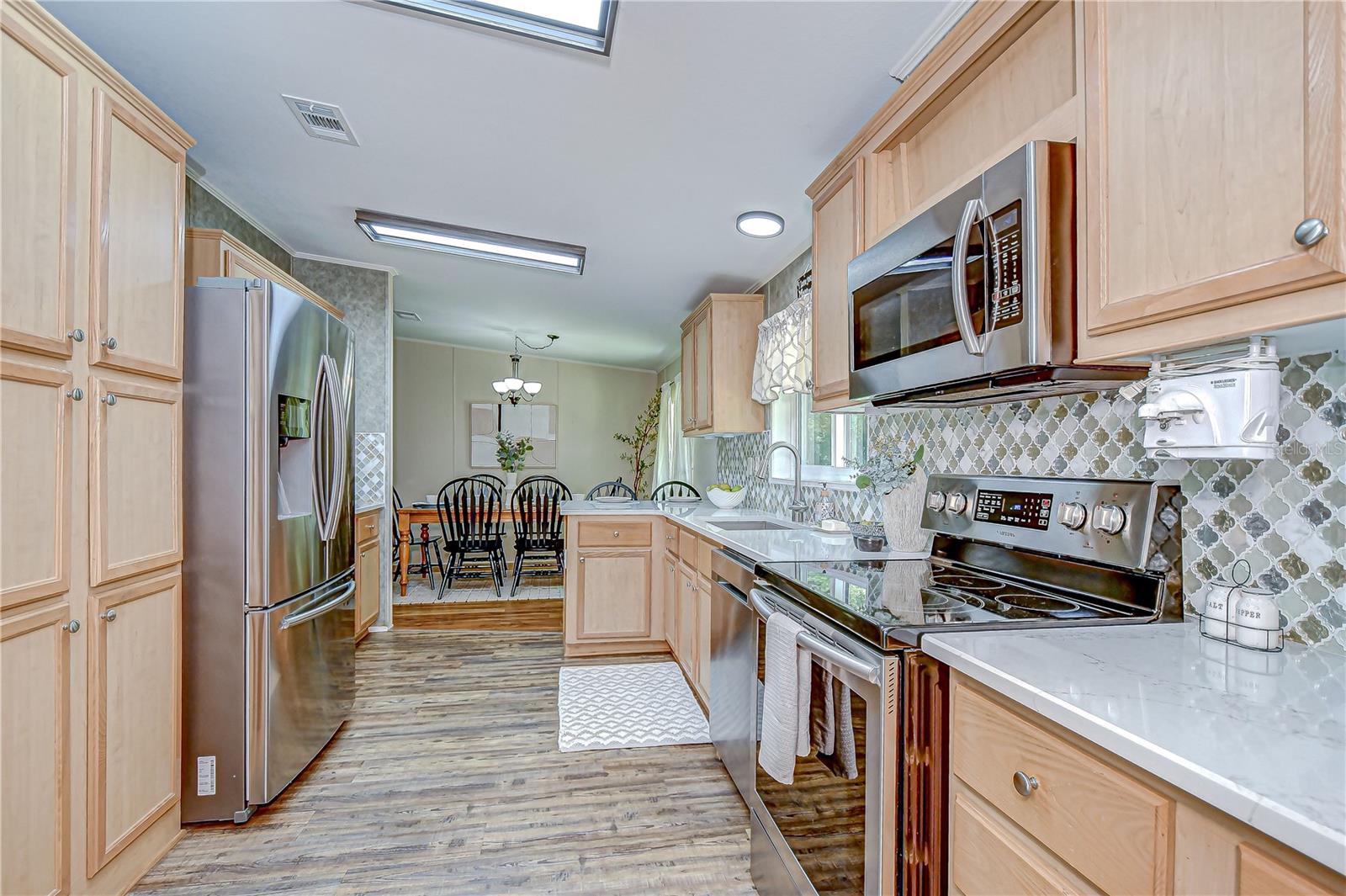 8342 FUSSELL DR, WESLEY CHAPEL, FL, 33545