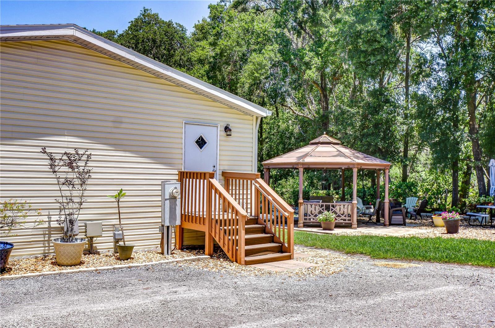 8342 FUSSELL DR, WESLEY CHAPEL, FL, 33545