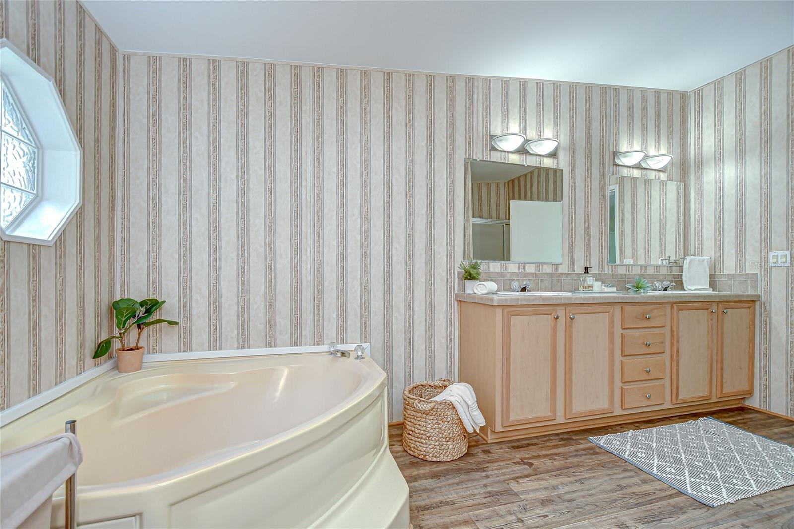 8342 FUSSELL DR, WESLEY CHAPEL, FL, 33545