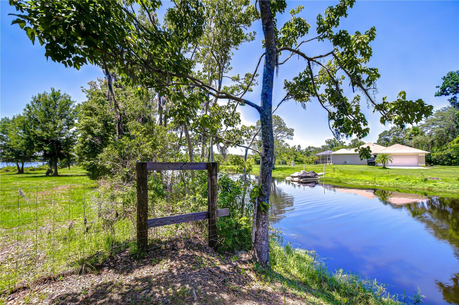 8342 FUSSELL DR, WESLEY CHAPEL, FL, 33545