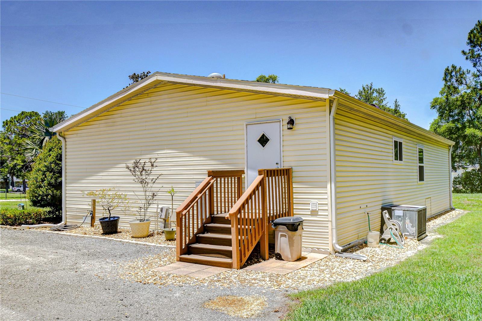 8342 FUSSELL DR, WESLEY CHAPEL, FL, 33545