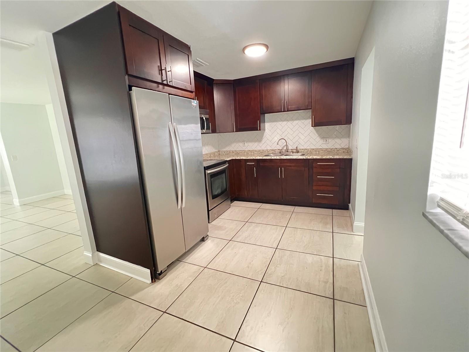 dining area to kitchen