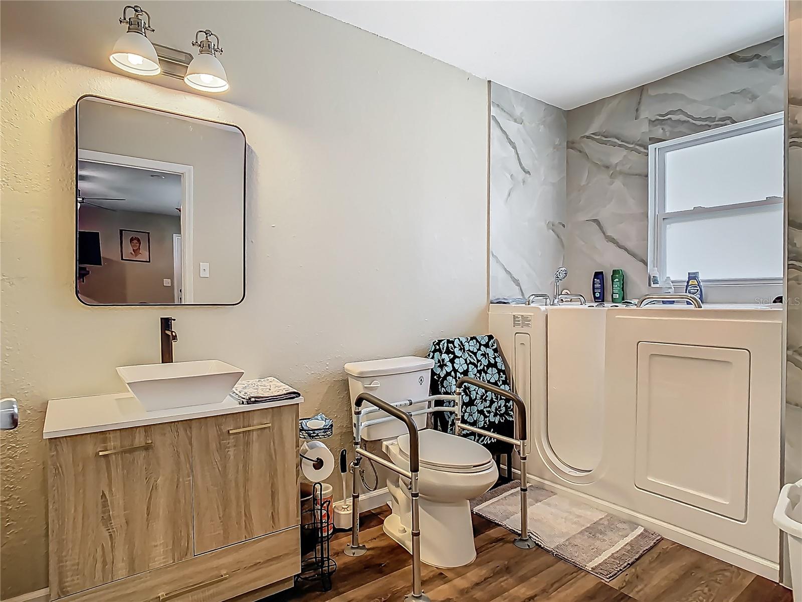 141 S CENTRAL AVE, APOPKA, FL, 32703