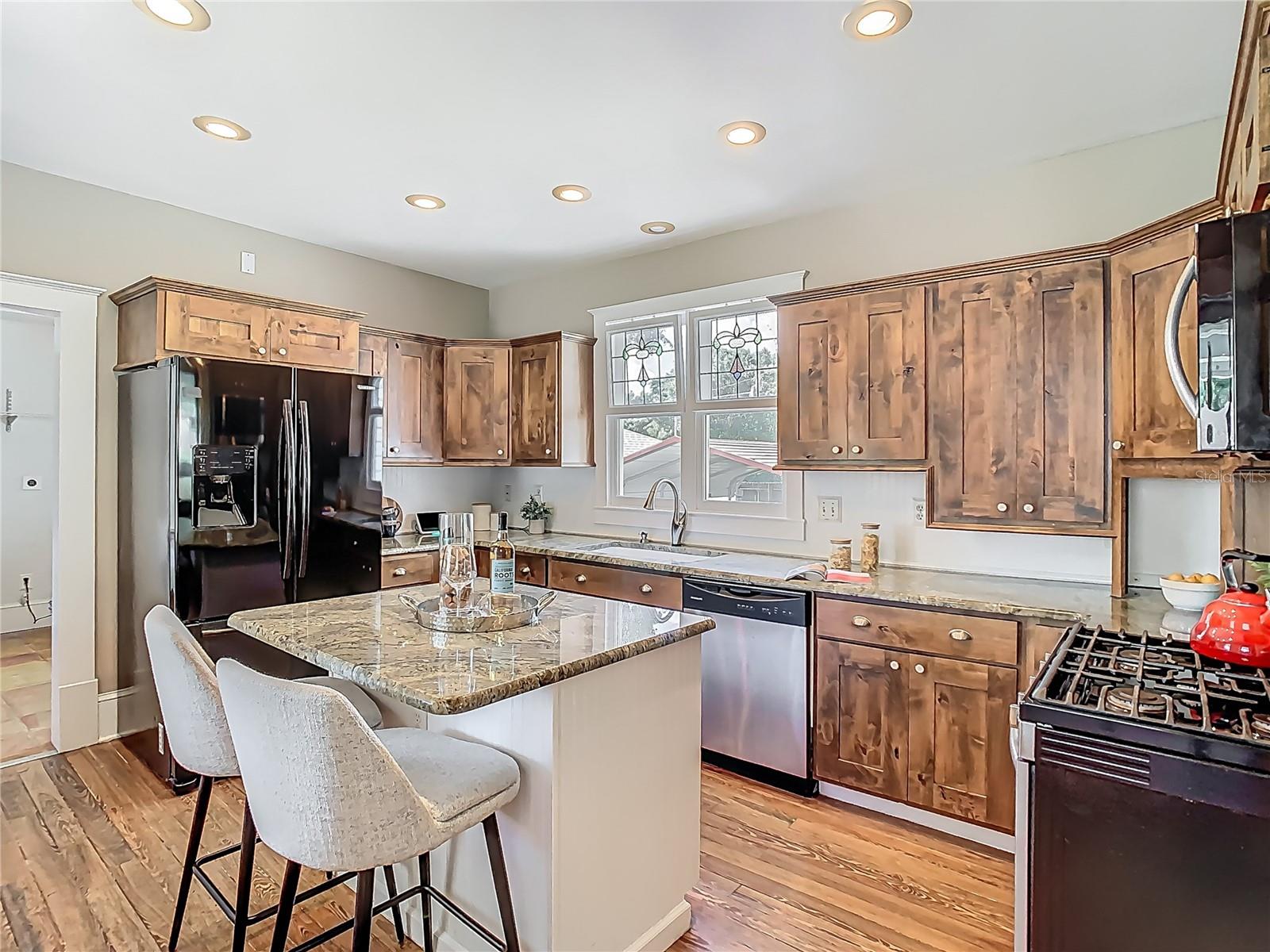 141 S CENTRAL AVE, APOPKA, FL, 32703