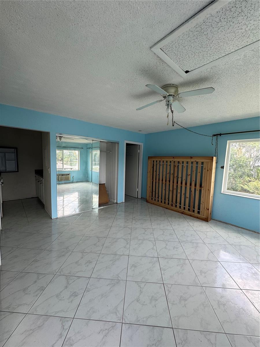 4148 DOLPHIN DR #3, TAMPA, FL, 33617