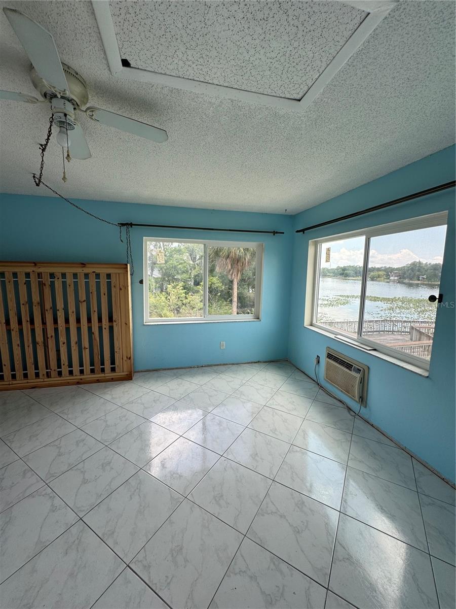 4148 DOLPHIN DR #3, TAMPA, FL, 33617