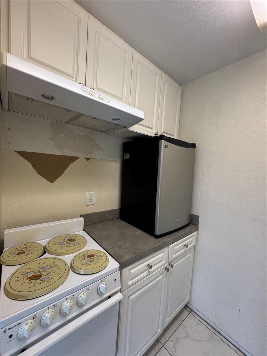 4148 DOLPHIN DR #3, TAMPA, FL, 33617