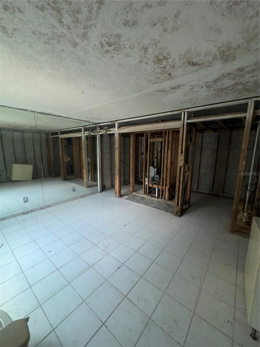 4129 DOLPHIN DR #103, TAMPA, FL, 33617