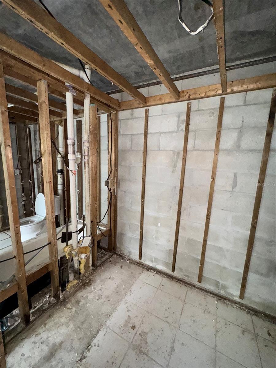 4129 DOLPHIN DR #103, TAMPA, FL, 33617