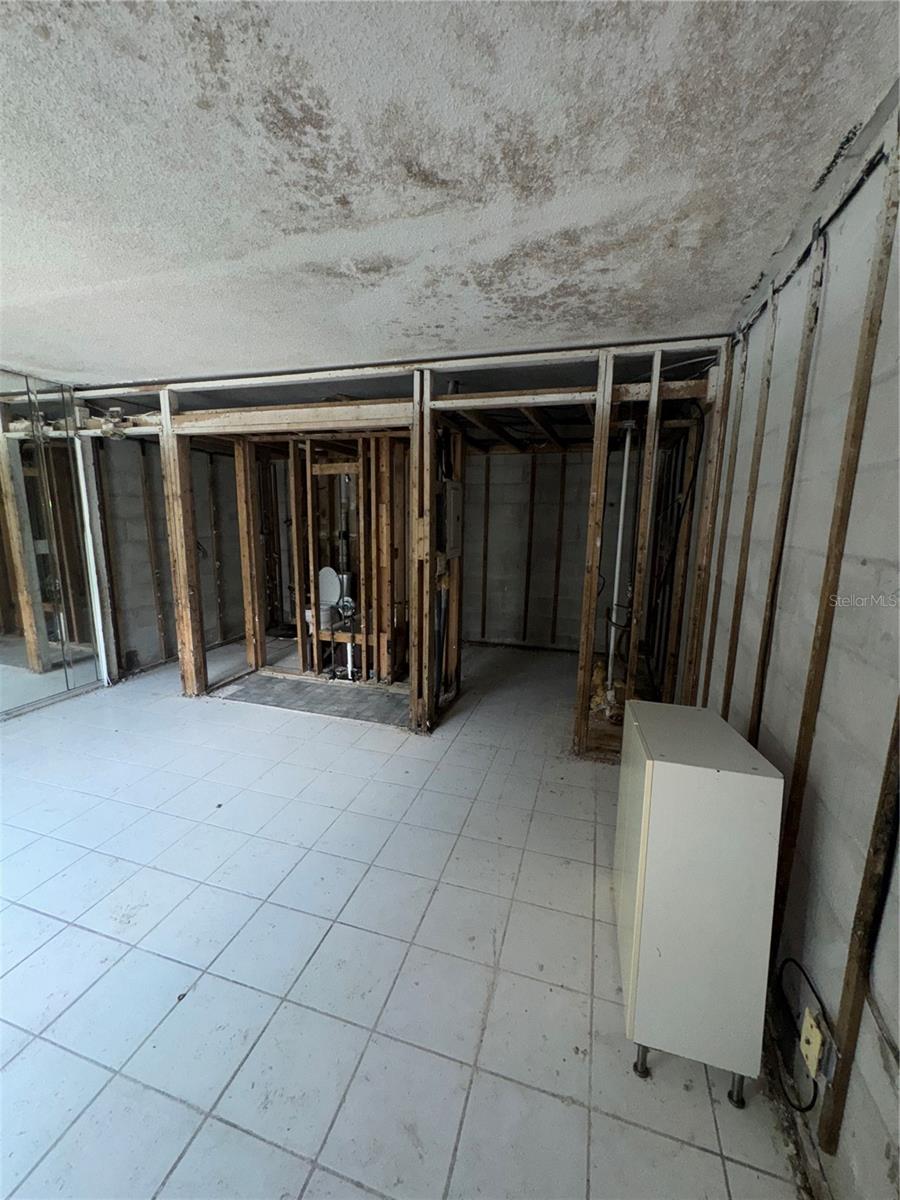 4129 DOLPHIN DR #103, TAMPA, FL, 33617