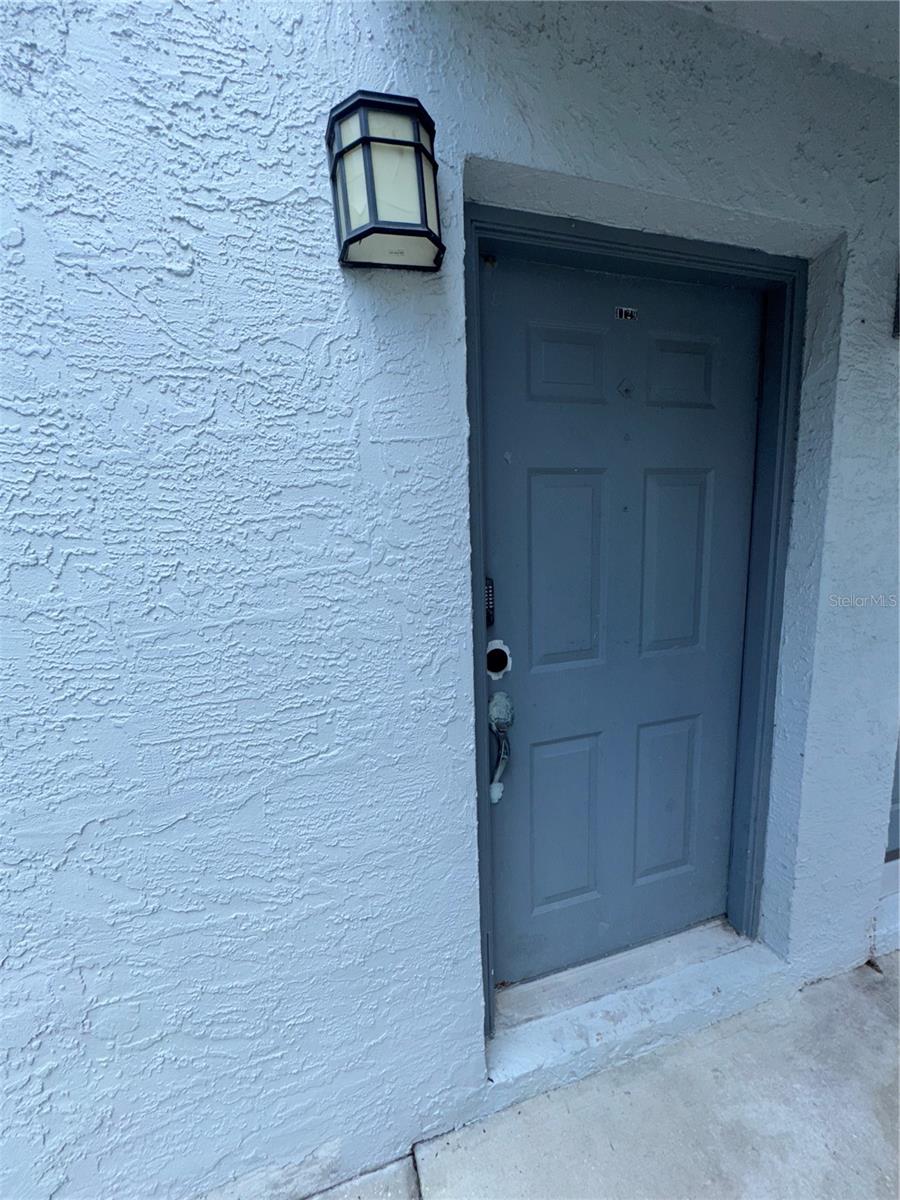 4129 DOLPHIN DR #103, TAMPA, FL, 33617