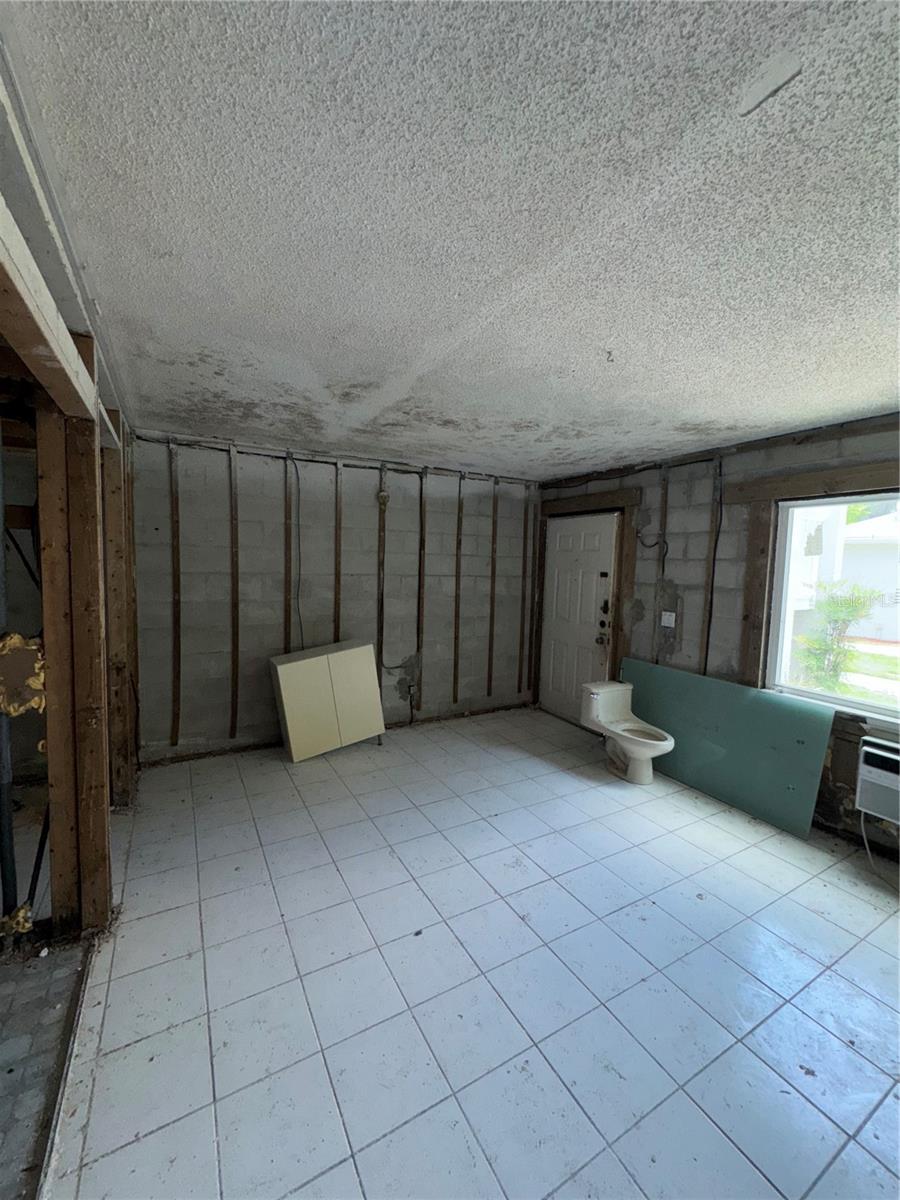 4129 DOLPHIN DR #103, TAMPA, FL, 33617