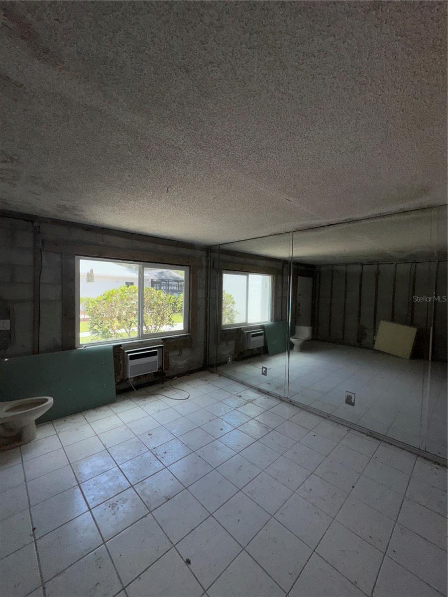 4129 DOLPHIN DR #103, TAMPA, FL, 33617