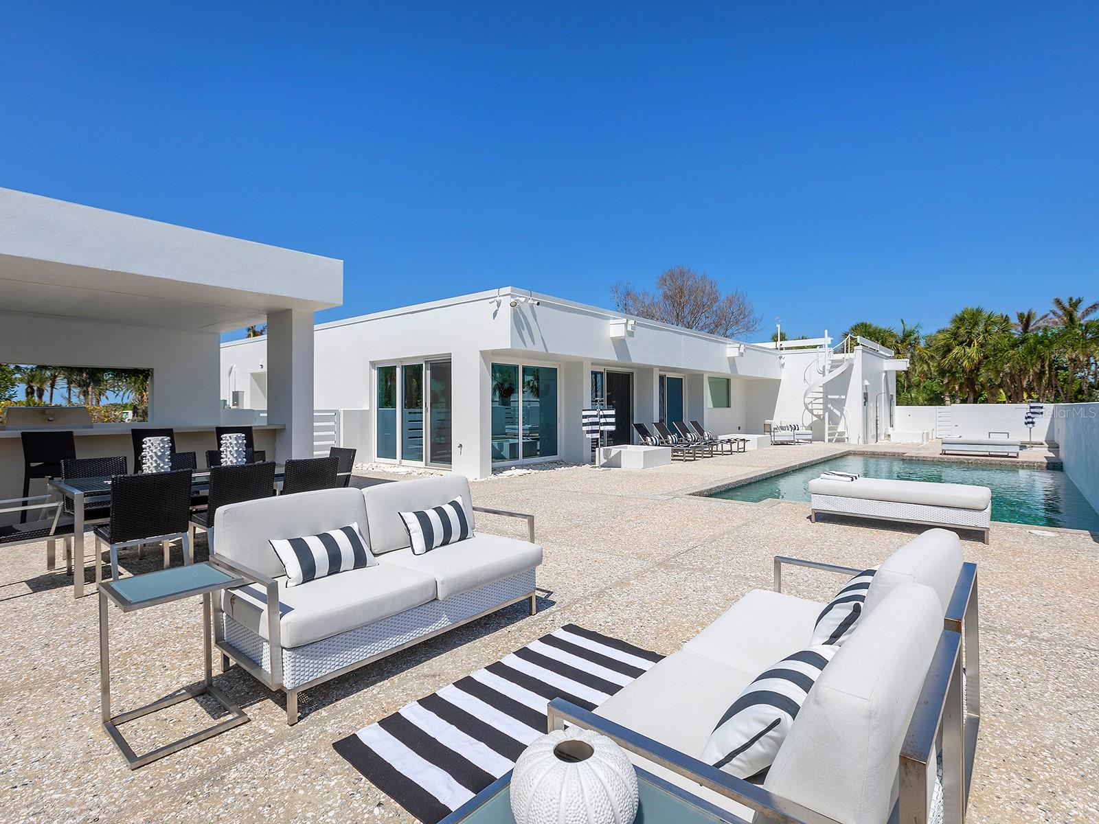 A4653020 Property Photo