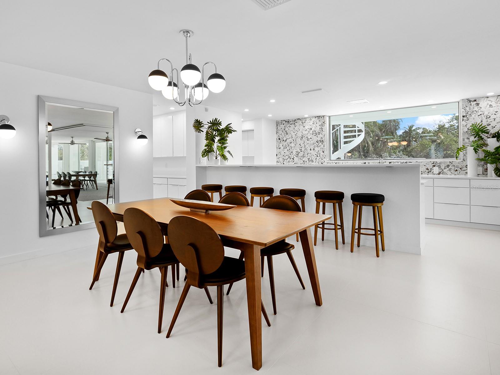 A4653020 Property Photo