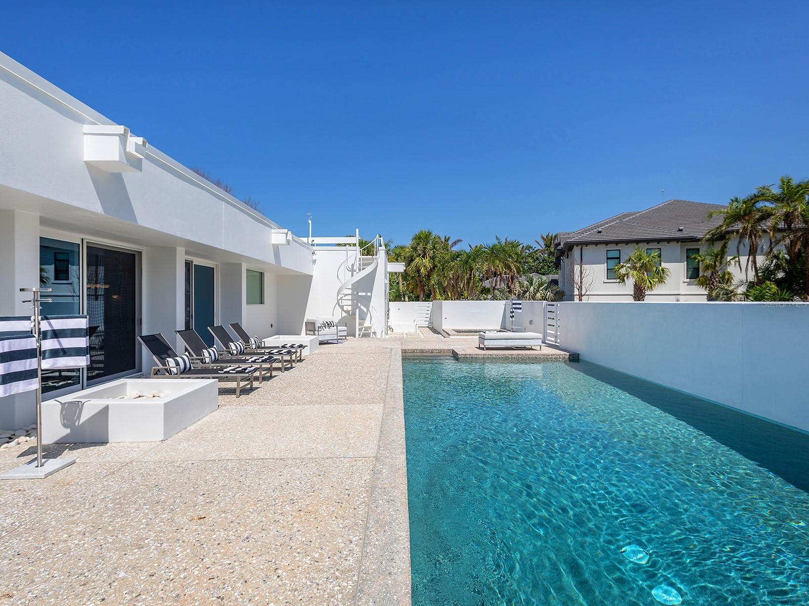 A4653020 Property Photo