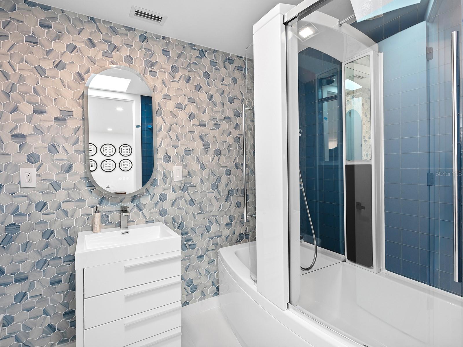 A4653020 Property Photo