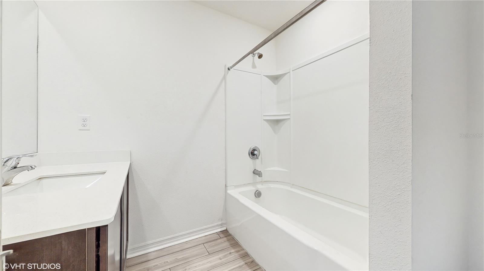 5329 COMPANION LN, TAMPA, FL, 33619