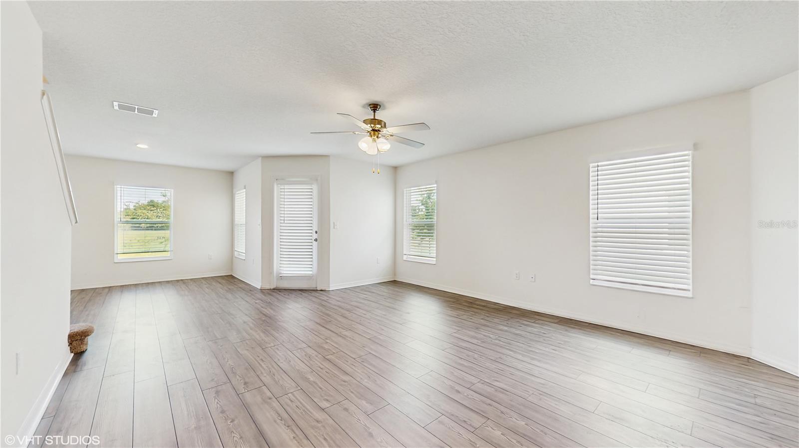 5329 COMPANION LN, TAMPA, FL, 33619