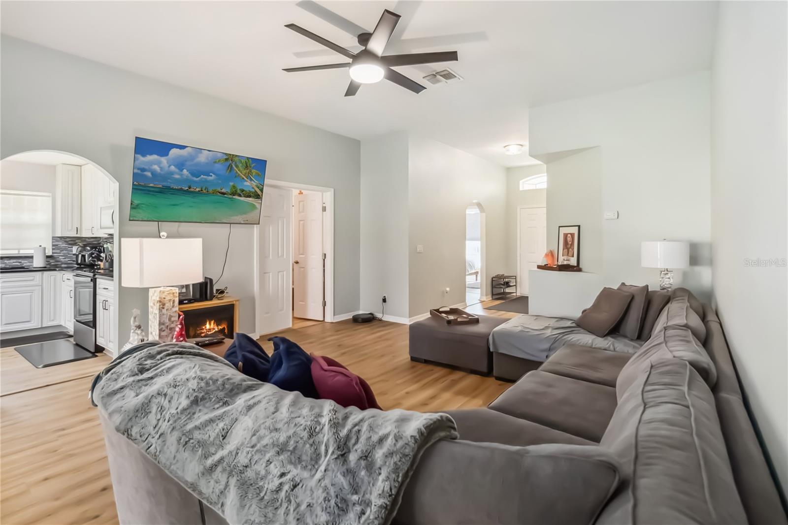 1111 HIGH VISTA DR, DAVENPORT, FL, 33837