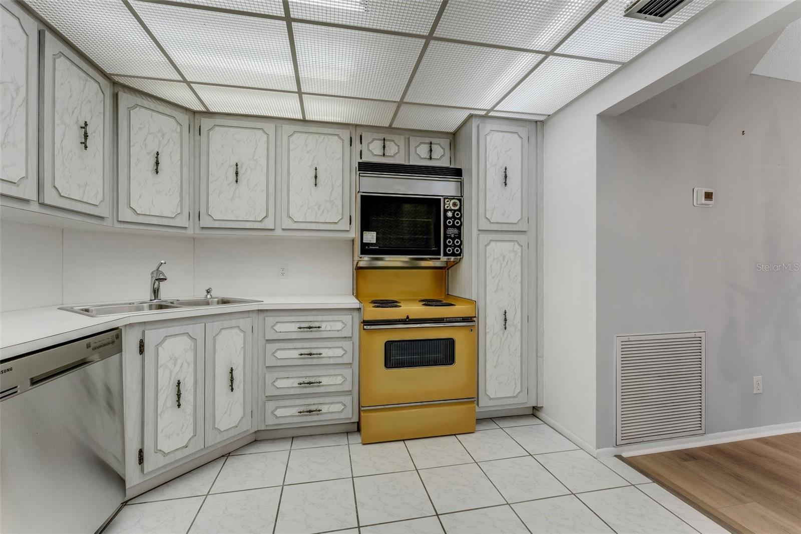 224 ASPEN CIR #224, SEMINOLE, FL, 33777