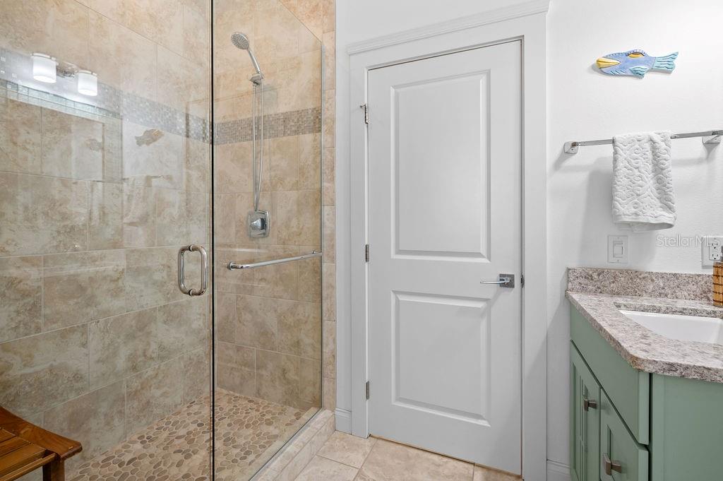 A4653068 Property Photo