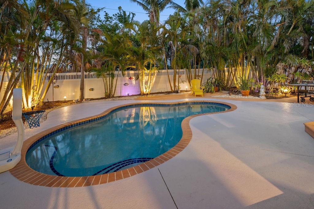 A4653068 Property Photo