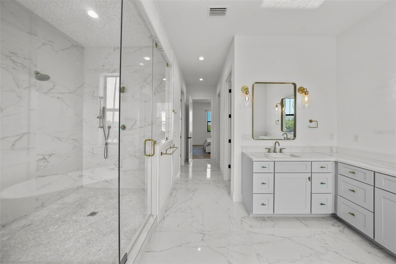 403 E DAVIS BLVD, TAMPA, FL, 33606